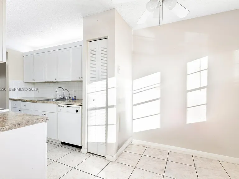 650 SW 124th Ter #214P — Photo 4