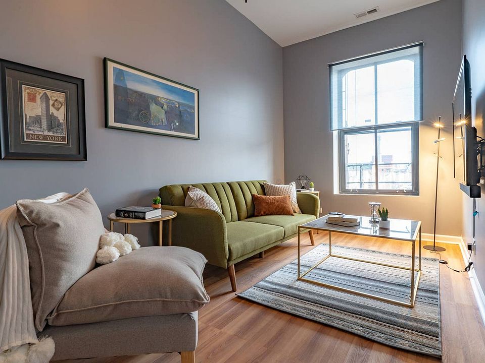 2nd image of 1140 W 18th St #2F