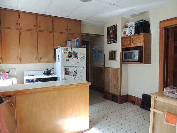 5th image of 917 2nd Ave #917
