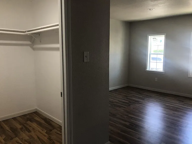 1554 Willowbrook St — Photo 19
