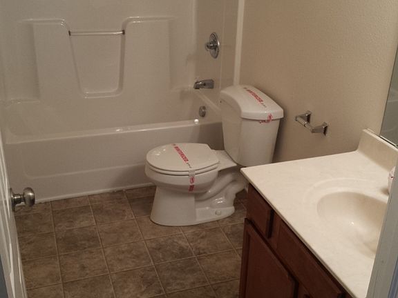 5th image of 5833 Buchanan Ave SW