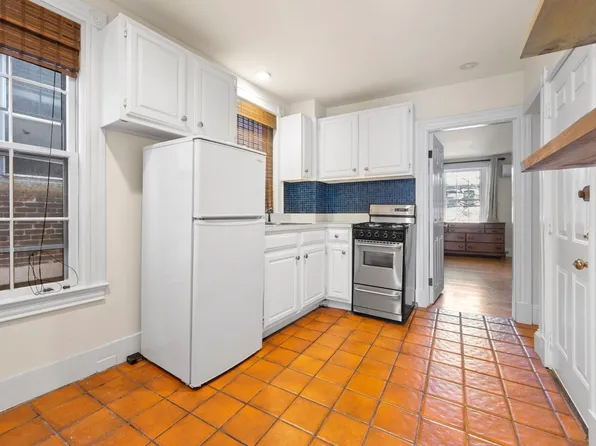 80 W Cedar St APT 3, Boston, MA 02114