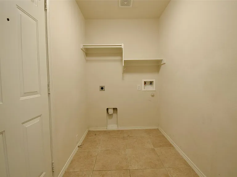 1006 Abigail Dr — Photo 18