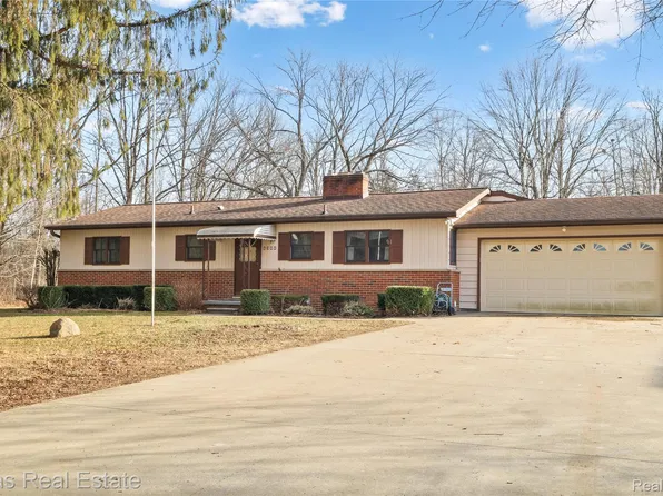 4386 Bennett Dr, Burton, MI 48519