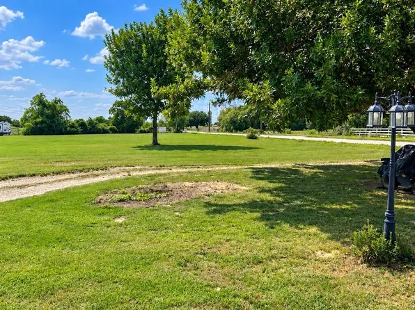 24153 A J Foyt Rd, Hockley, TX 77447