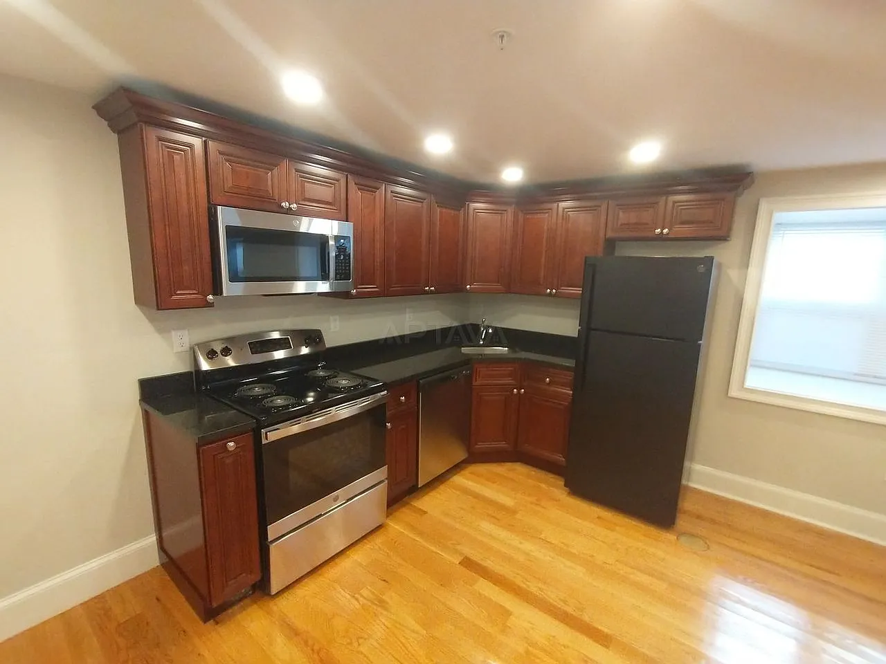 2 bed, $2,975 — Photo 4