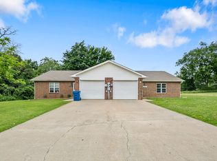 Pioneer Ln Duplex, Gentry, AR 72734