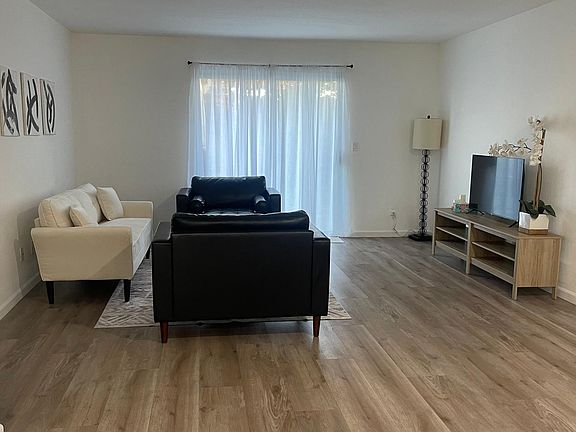 2nd image of 1270 Berggren Way