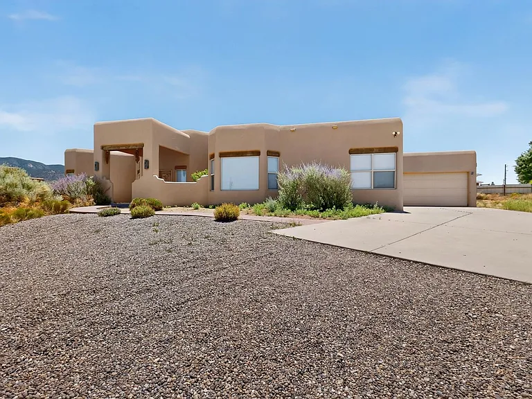 10900 San Francisco Rd NE — Photo 3