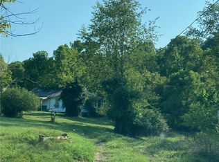 298 Jason Ln, Leon, WV