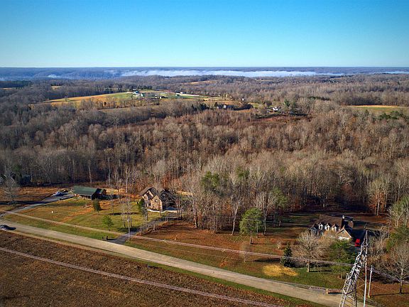 4th image of 17 Lockridge Ln