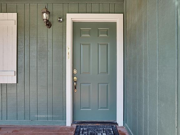 2nd image of 15846 Annie Dr