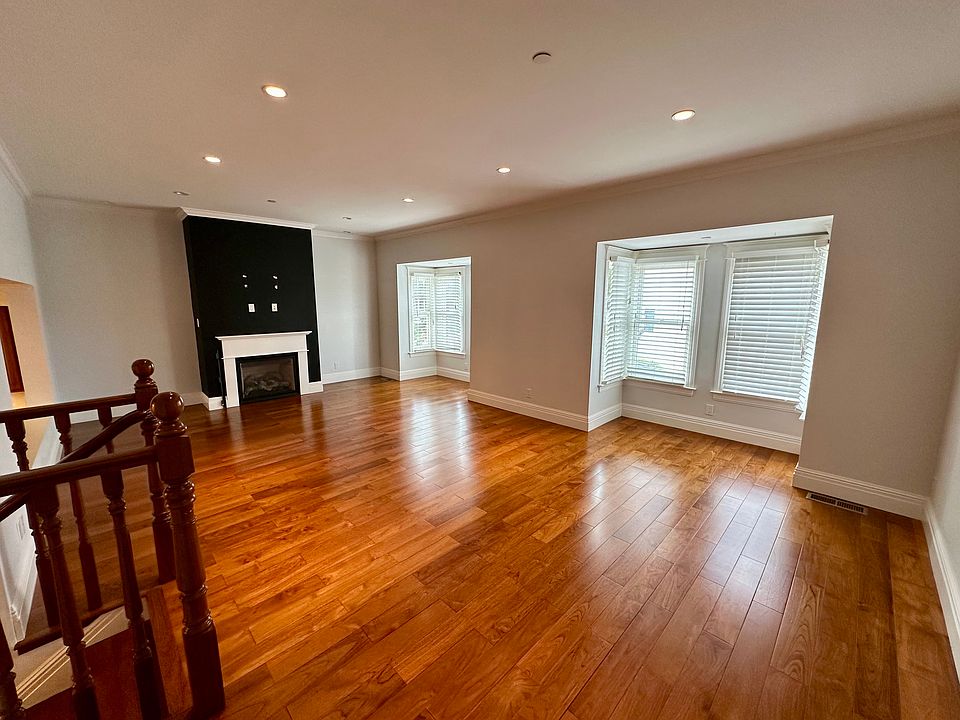 1st image of 6847 California St