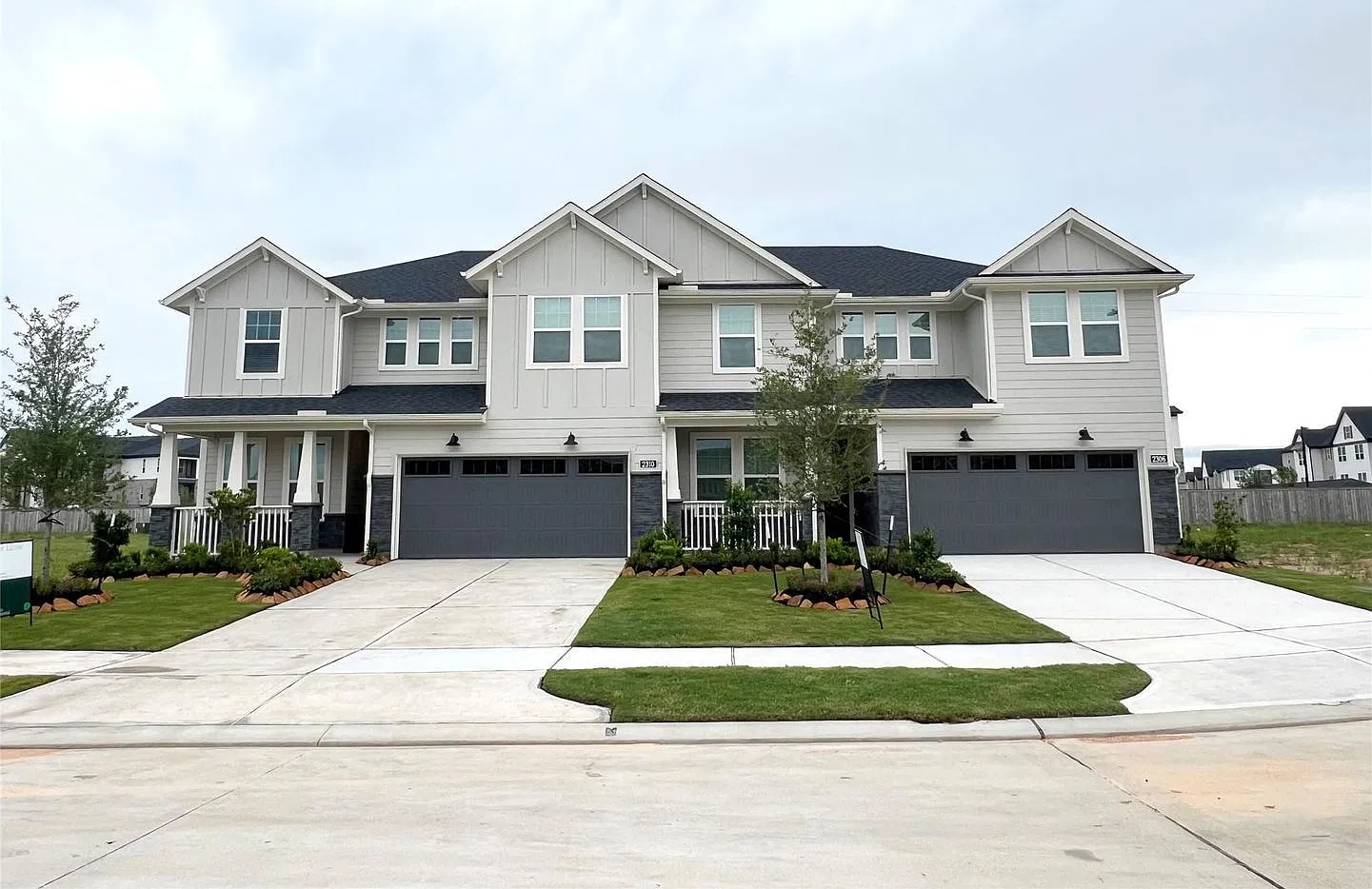 3 bed, 2.5 bath, 2194 sqft, $2,700 — Photo 1