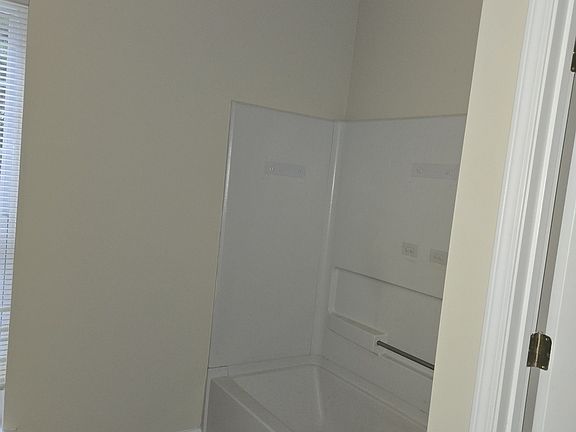 5th image of 156 Red Bank Rd #A