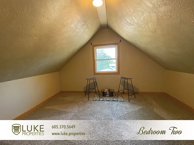 102 S Lake Ave — Photo 9