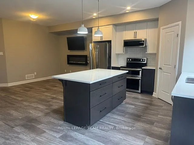 58 Vimy Ridge Cres — Photo 2
