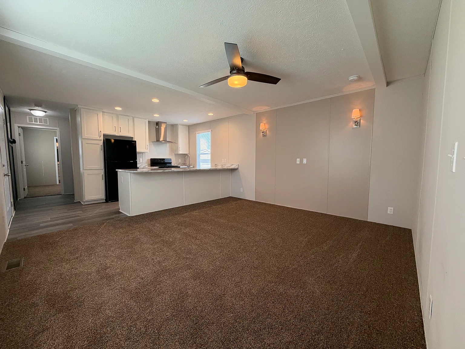 Large Kitchen Island! — Photo 3