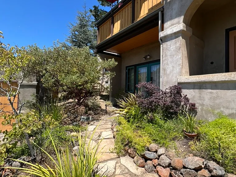3266 Robinson Dr — Photo 22