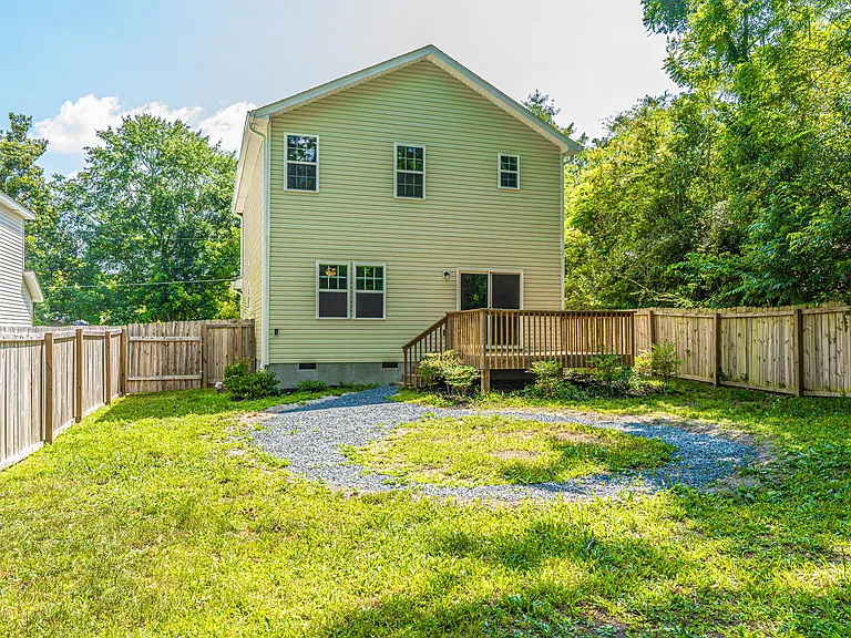 1040 W Indiana Ave — Photo 19