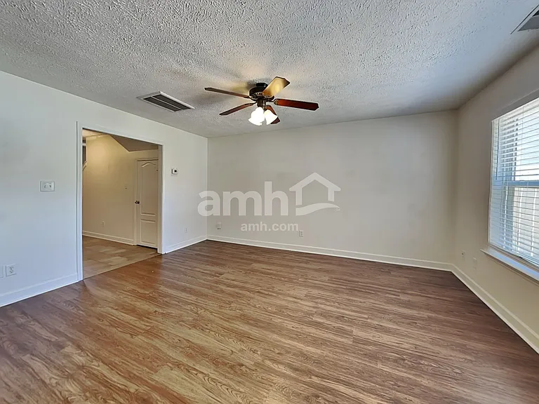 1504 Beaconcrest Cir — Photo 6