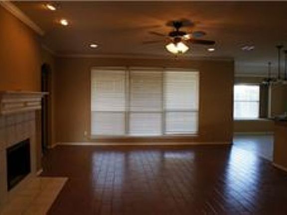 Entry/Living View to Eat-in Kitchen