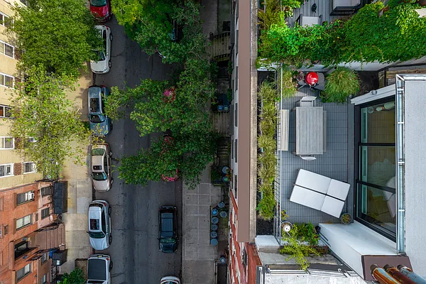 Sold by Corcoran | media 19