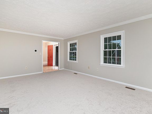5th image of 1710 Jennings Dr