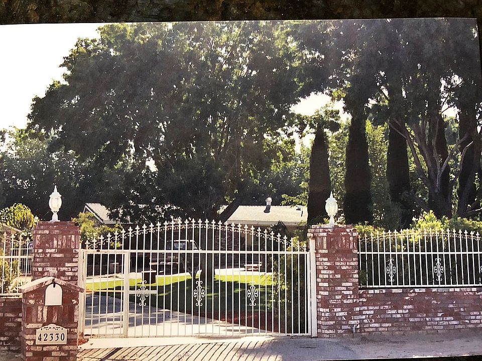 Electric gates