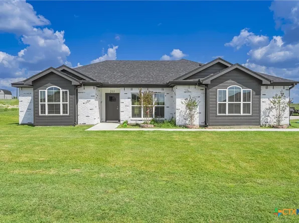 213 Hillside Dr, Lampasas, TX 76550