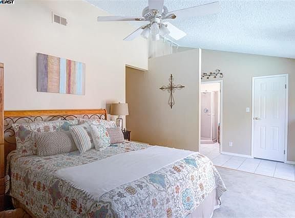 5th image of 876 Bonita Ave
