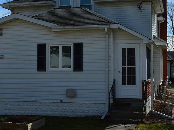 4th image of 125 E Cornelia St
