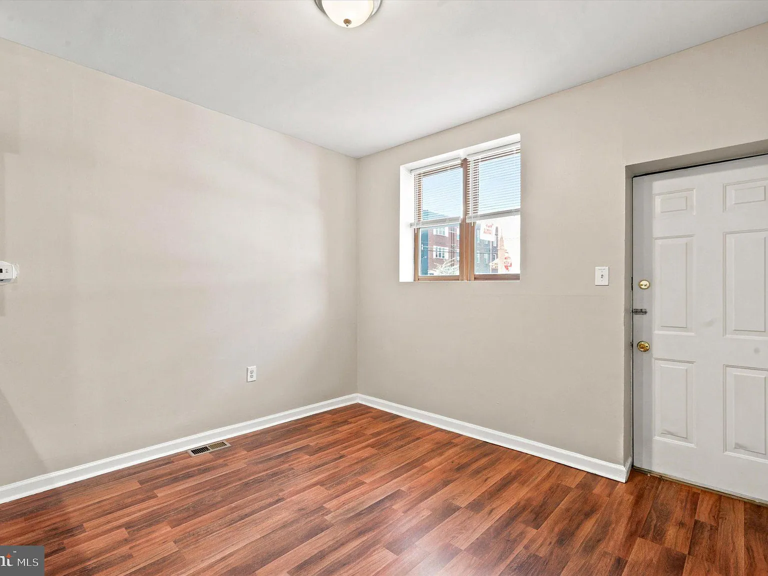 1 bed, 1.0 bath, 1219 sqft, $1,500 — Photo 4