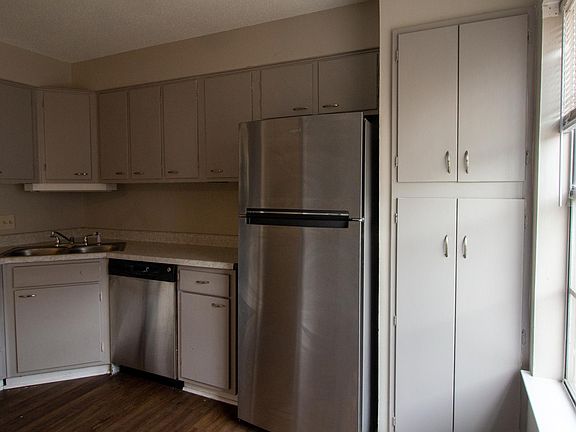 2nd image of 3112 Faye Dr APT A