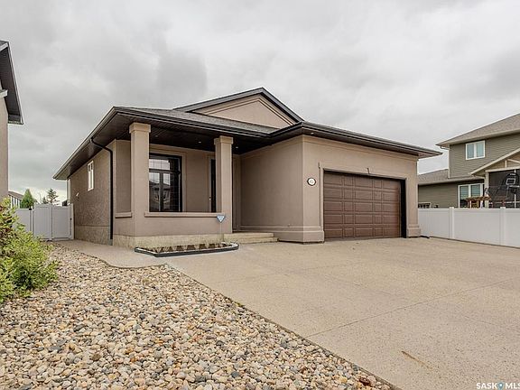 2nd image of 4820 McCombie CRESCENT