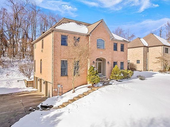2nd image of 1529 Brimfield Dr