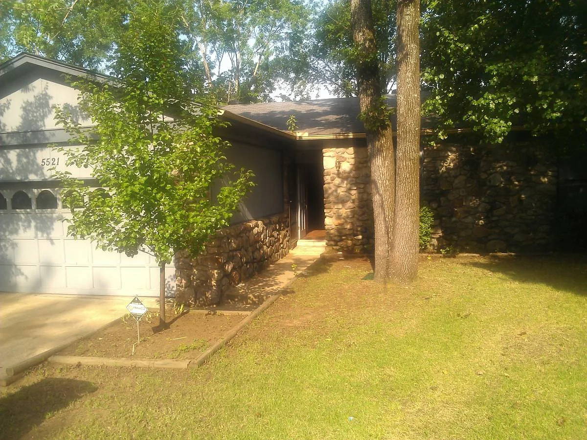 5521 Green Valley Avenue — Photo 3