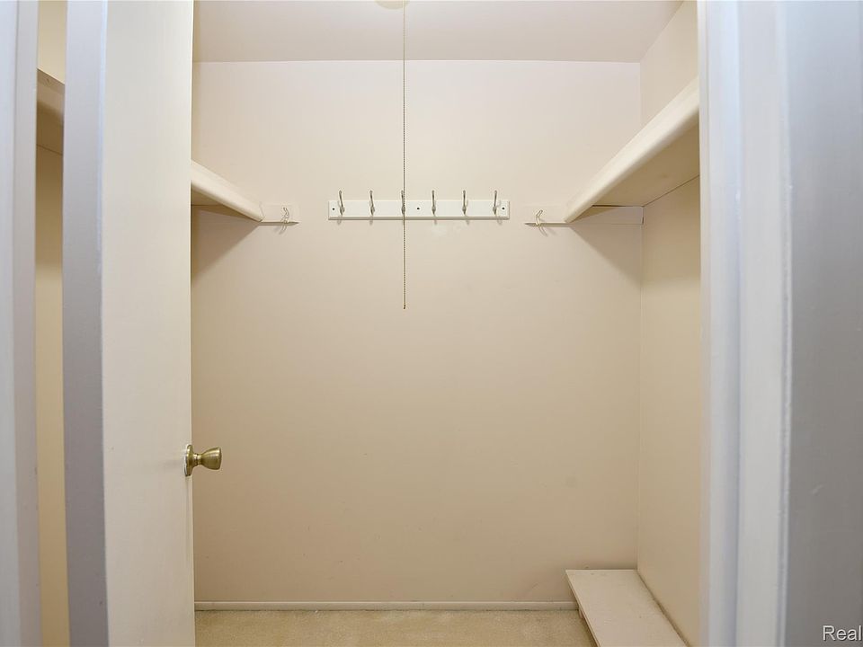 5288 Breeze Hill Pl Building 21, photo 20