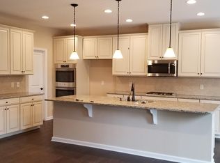 302 Farlow Ct, Simpsonville, SC 29681