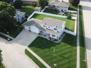 780 Bader Ave, Seward, NE 68434