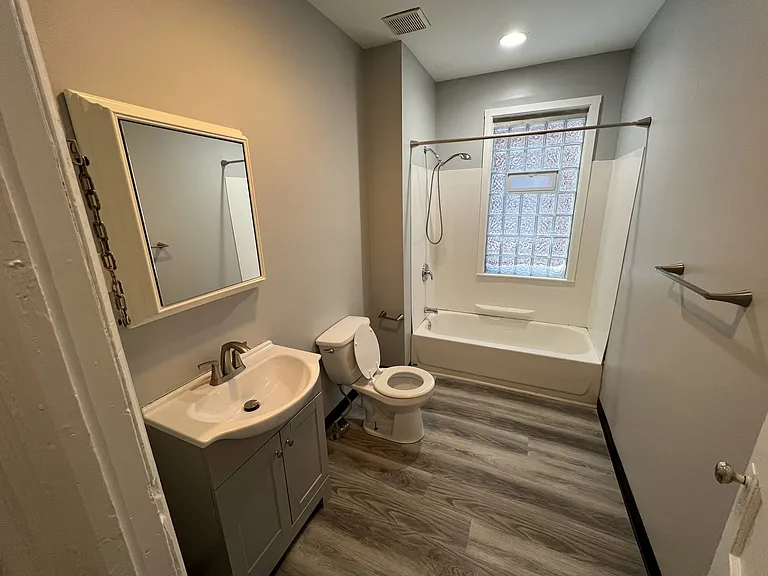 576 Potomac Ave #3 — Photo 22