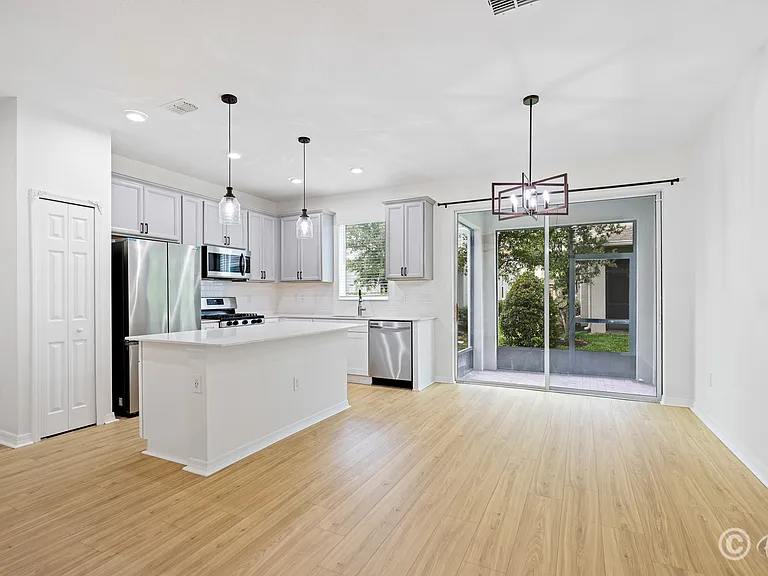 5736 Skytop Dr — Photo 8