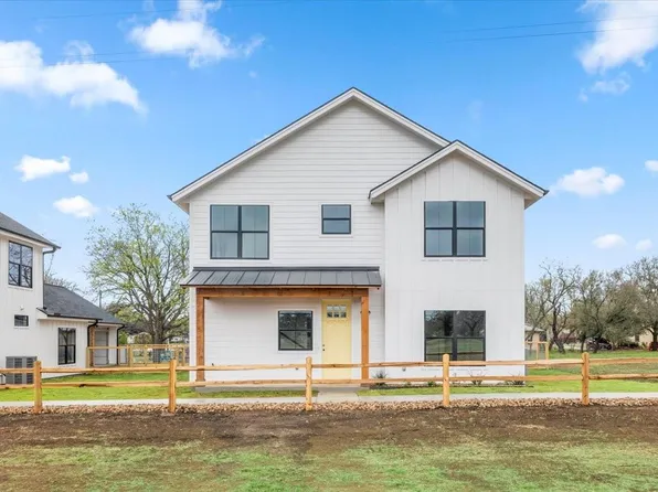 205 N N Ave N, Johnson City, TX 78636