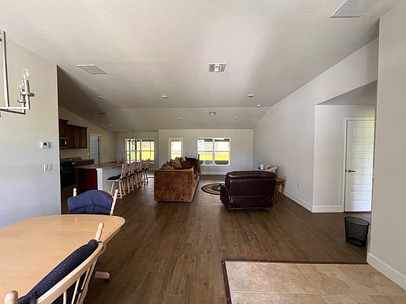 Living space, vaulted ceilings