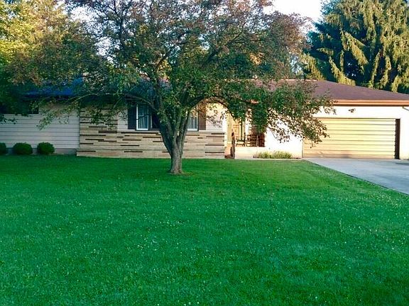 2nd image of 19 Parkway Dr