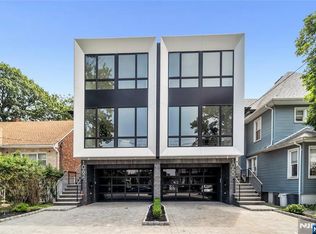 1060 Anderson Ave, Fort Lee, NJ 07024