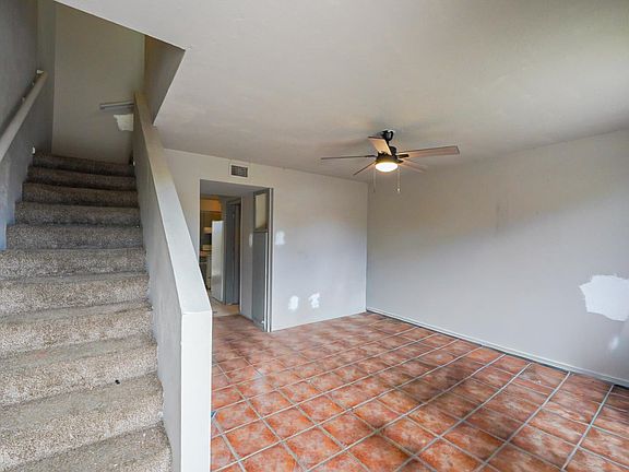 4th image of 1508 W 9th Pl APT 5