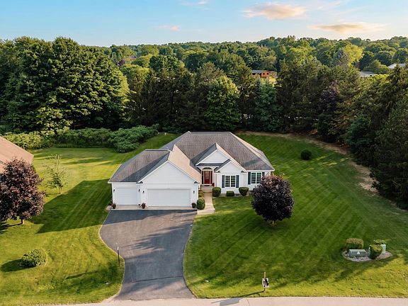 5th image of 4157 Stoneridge Dr