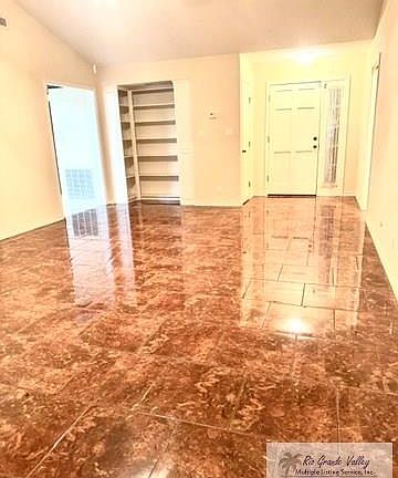 3rd image of 4802 Lakeway Dr