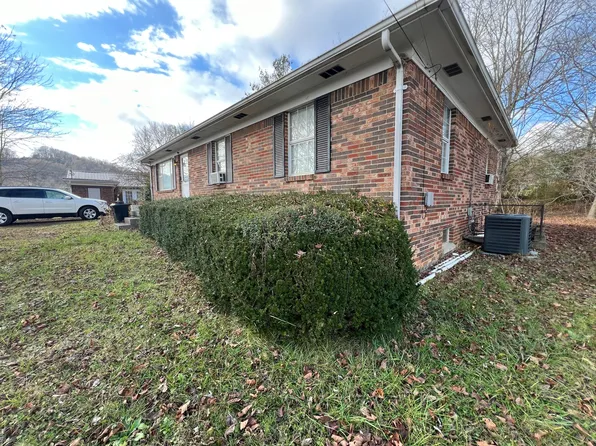 210 S High St, Burkesville, KY 42717